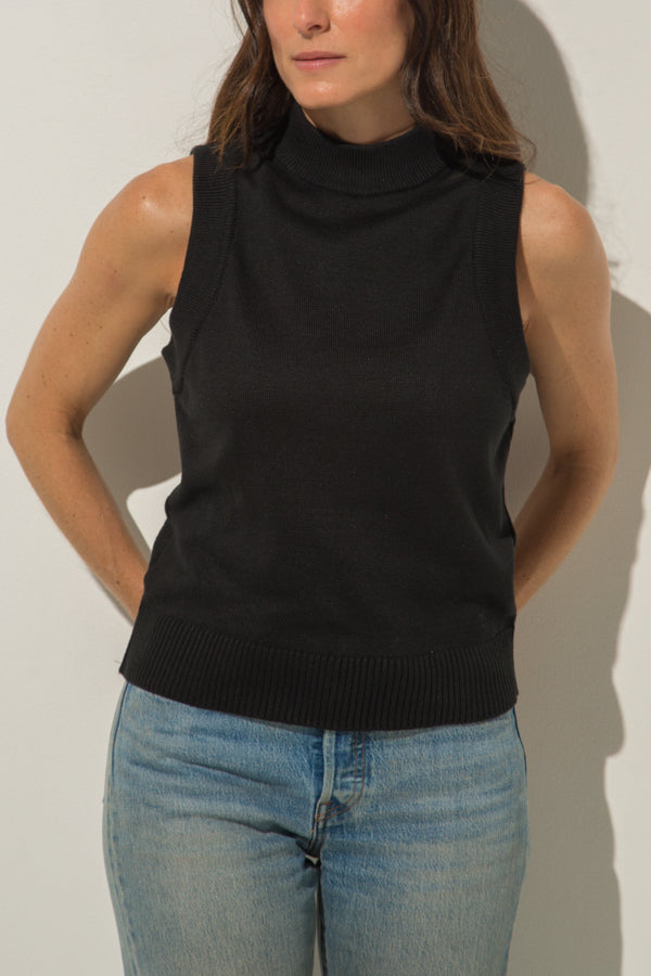 
                  
                    CLASSIC KNITTED TANK NEGRO
                  
                