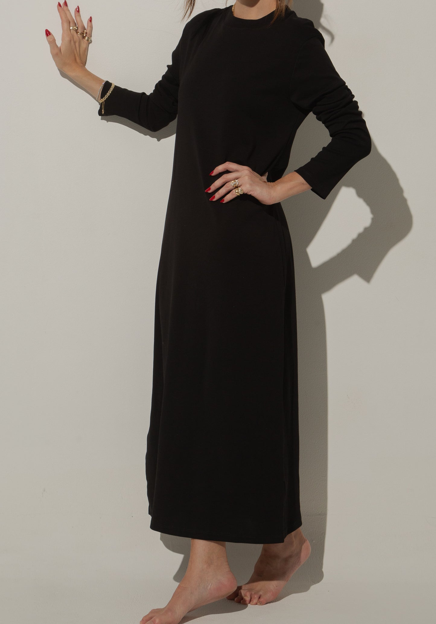
                  
                    T-SHIRT DRESS BLACK
                  
                