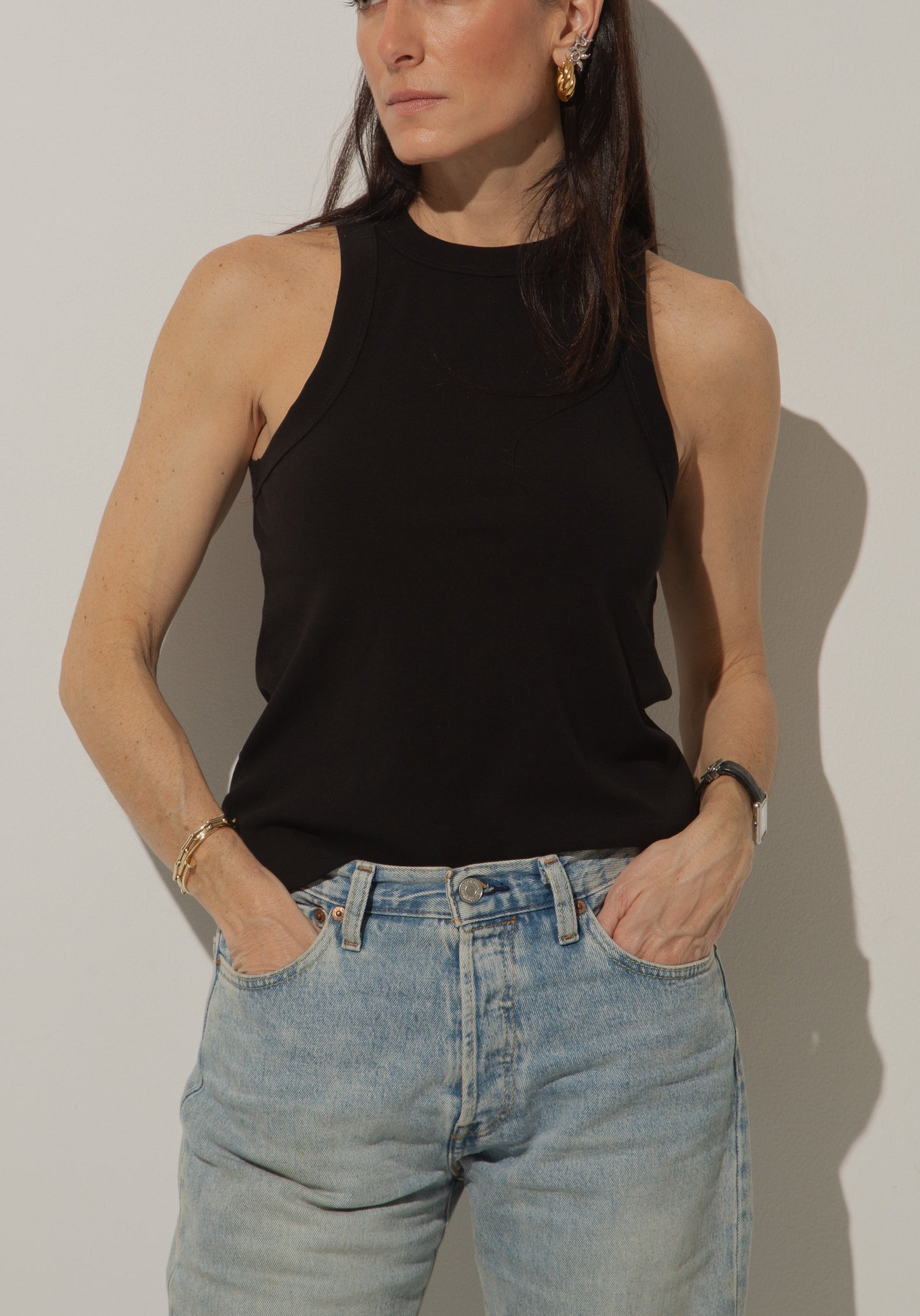 
                  
                    CLASSIC TANK TOP BLACK
                  
                
