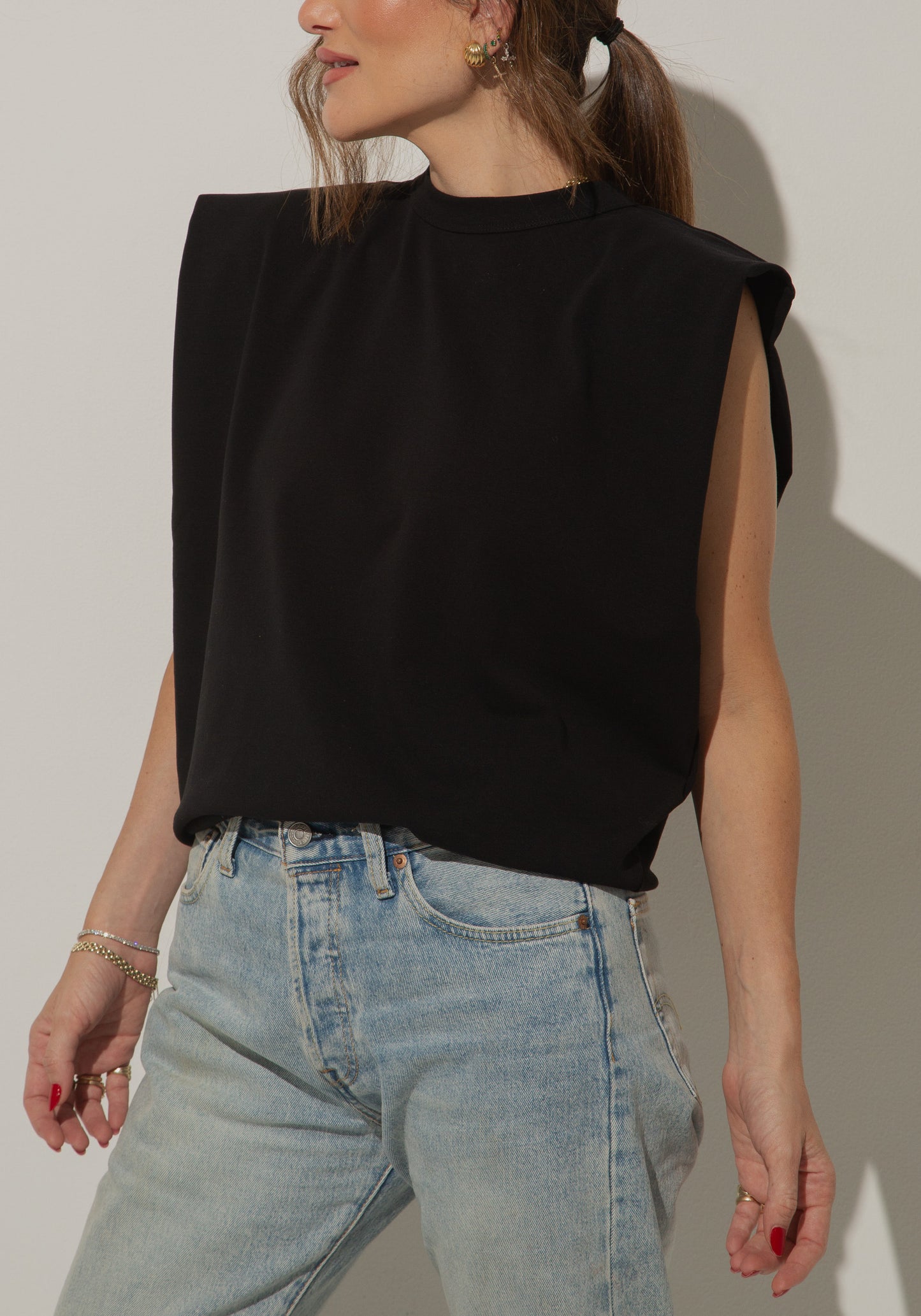 
                  
                    ALEX TOP BLACK
                  
                
