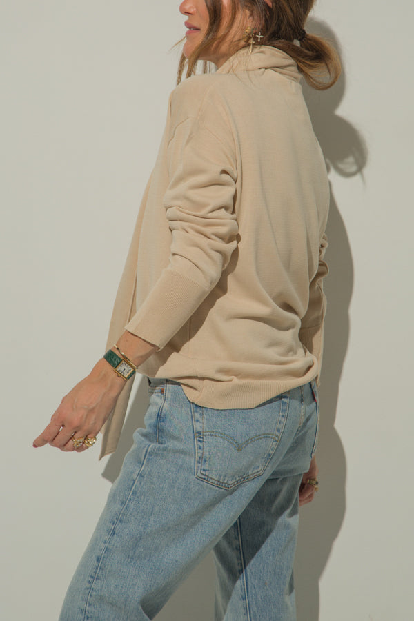 
                  
                    STELLA KNITTED TOP
                  
                