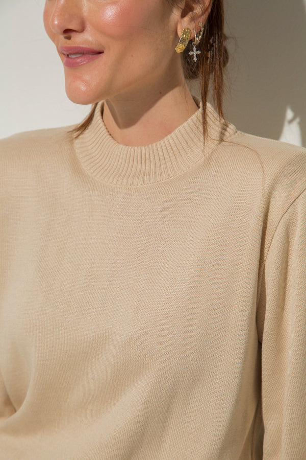 
                  
                    CLASSIC KNITTED LONG SLEEVE TOP
                  
                