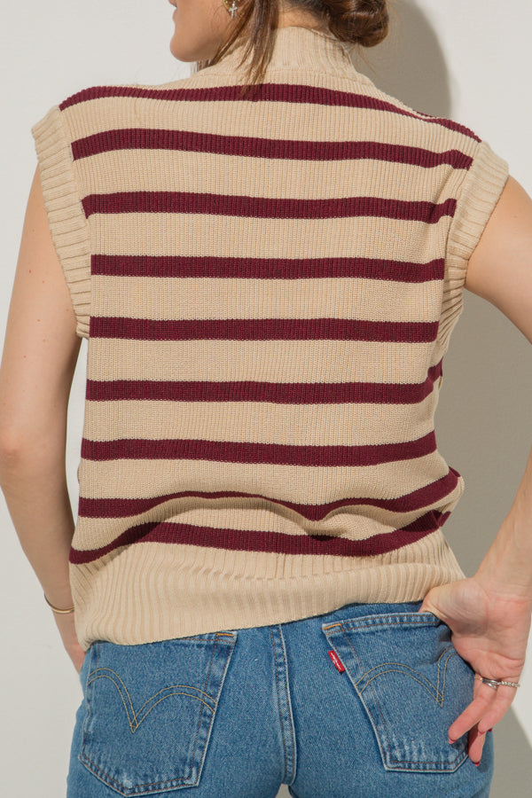 
                  
                    MASSIMA KNITTED VEST
                  
                